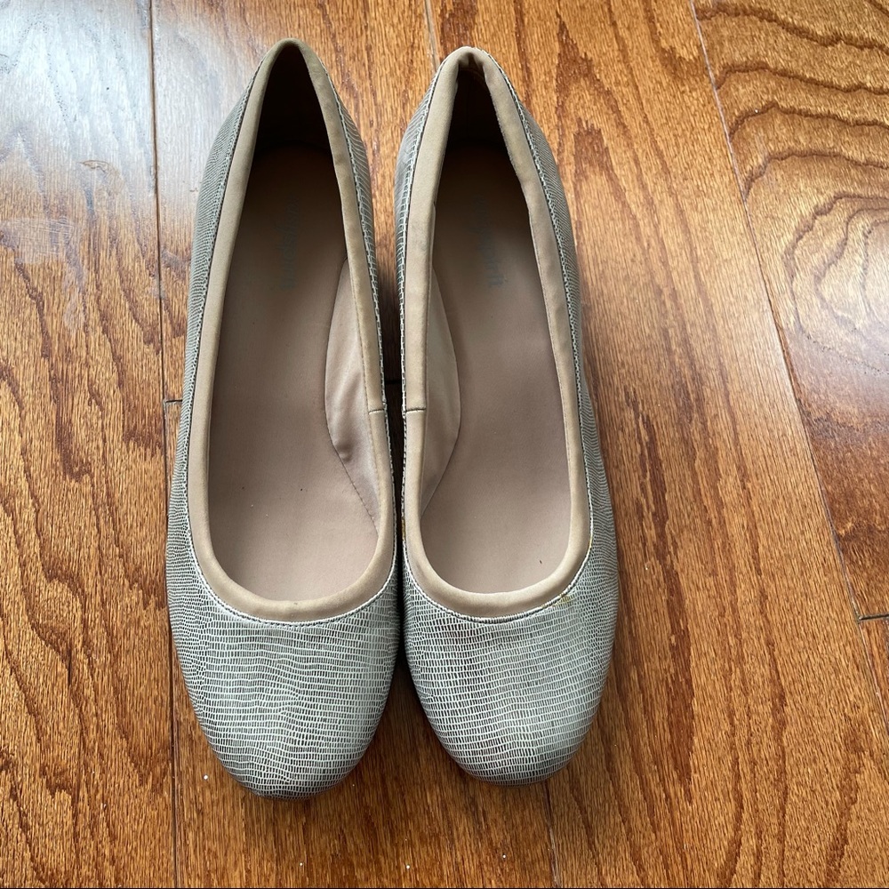 Easyspirit Womens Kitten Heel Wedges
